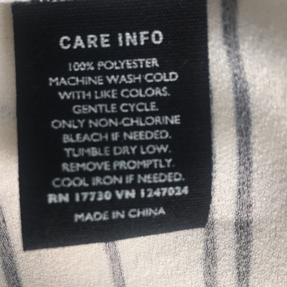 Whowhatwear  cream striped bell short sleeves back closure cropped top size L - Picture 9 of 10